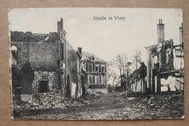 Ansichtskarte AK Vimy 1916 Straßenansicht zerstörte Häuser Ruinen Weltkrieg Ortsansicht Frankreich France 62 Pas de Calais